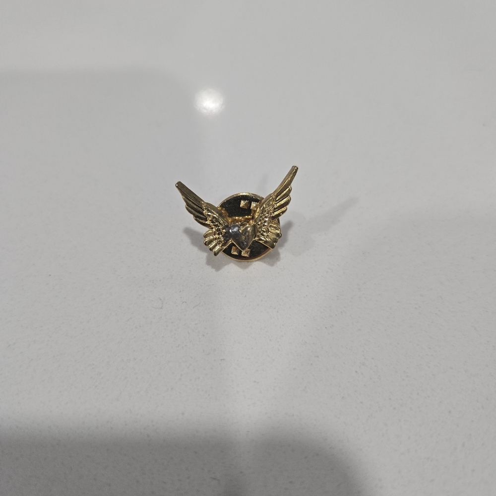 Gold Winged Heart Pin